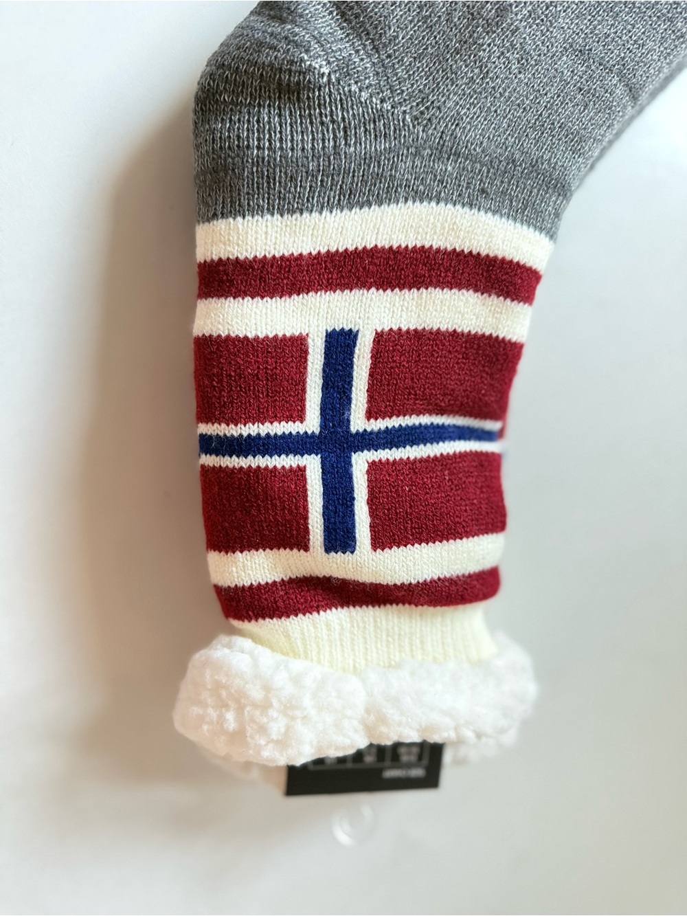 Cozy Non-Slip Nordic Design Socks - Picture 3 of 4